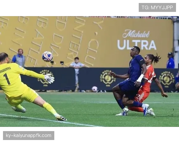 杜埃与登贝莱突破效率与对抗能力的差异解析